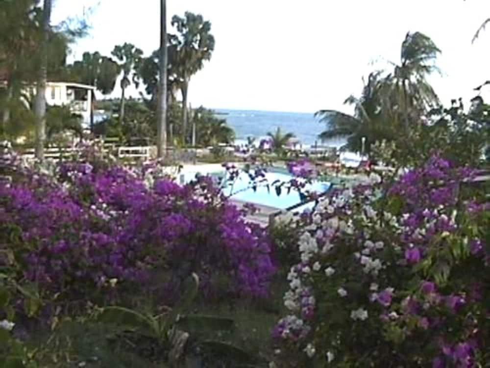 Treasure Beach Hotel Exterior photo