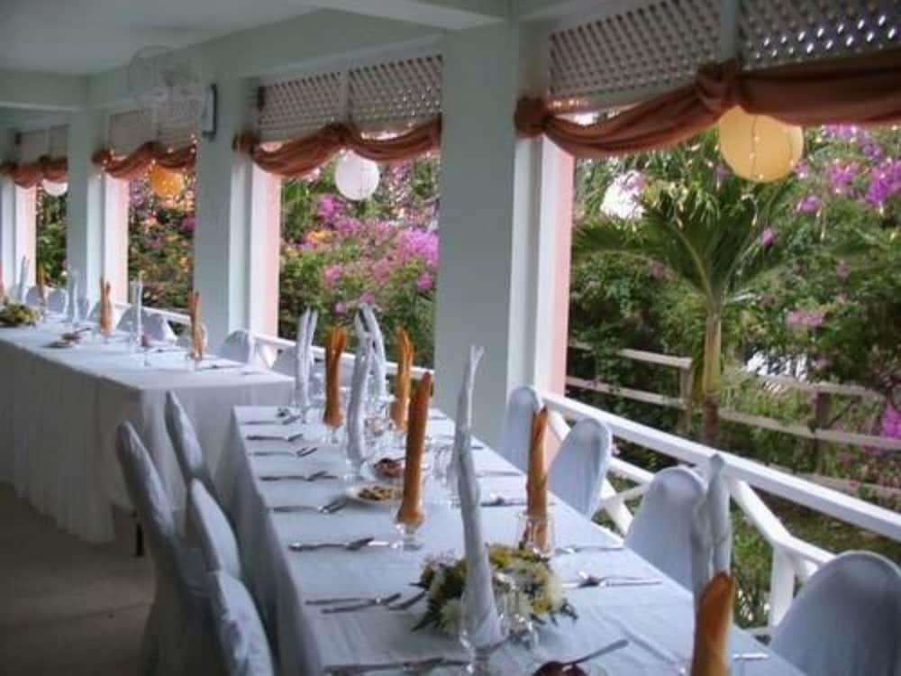 Treasure Beach Hotel Exterior photo
